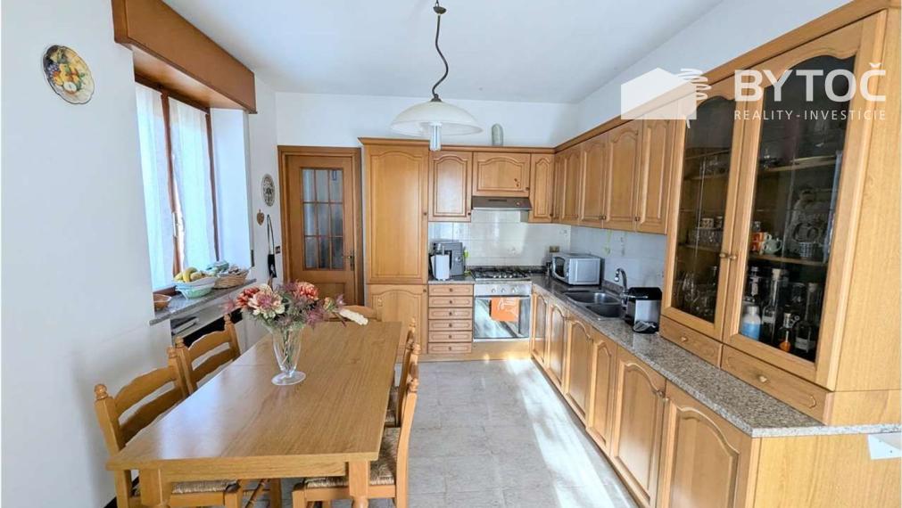 BYTOČ RK - Pekný 3-izb byt 122m2 s terasou, záhradou a parkovaním v Taliansku pri ostrove Grado - Fiumicello!