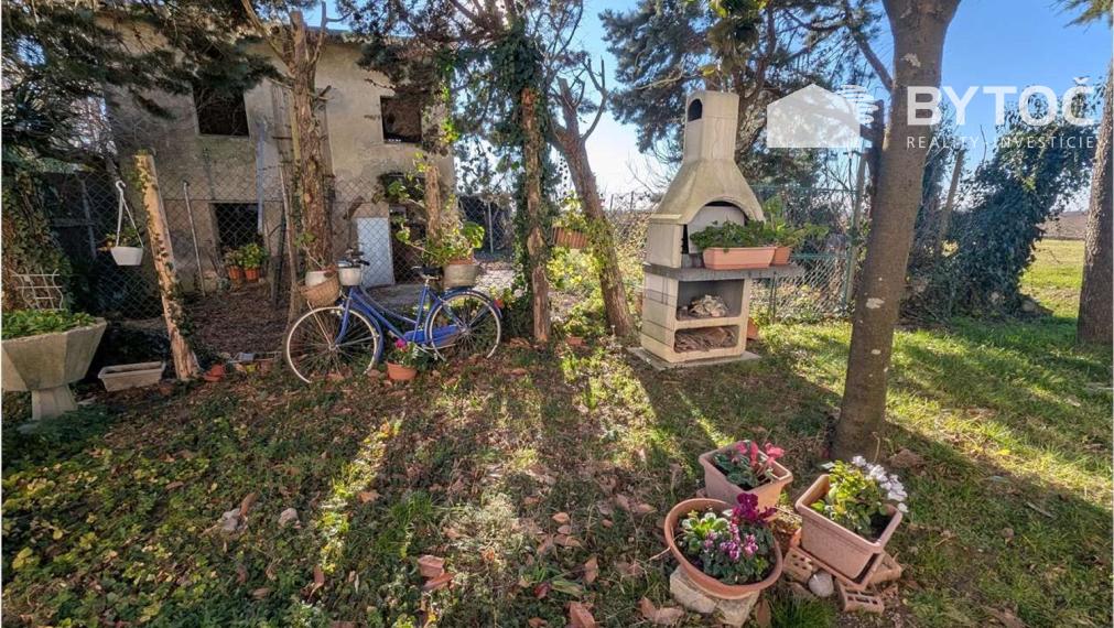 BYTOČ RK - Pekný 3-izb byt 122m2 s terasou, záhradou a parkovaním v Taliansku pri ostrove Grado - Fiumicello!