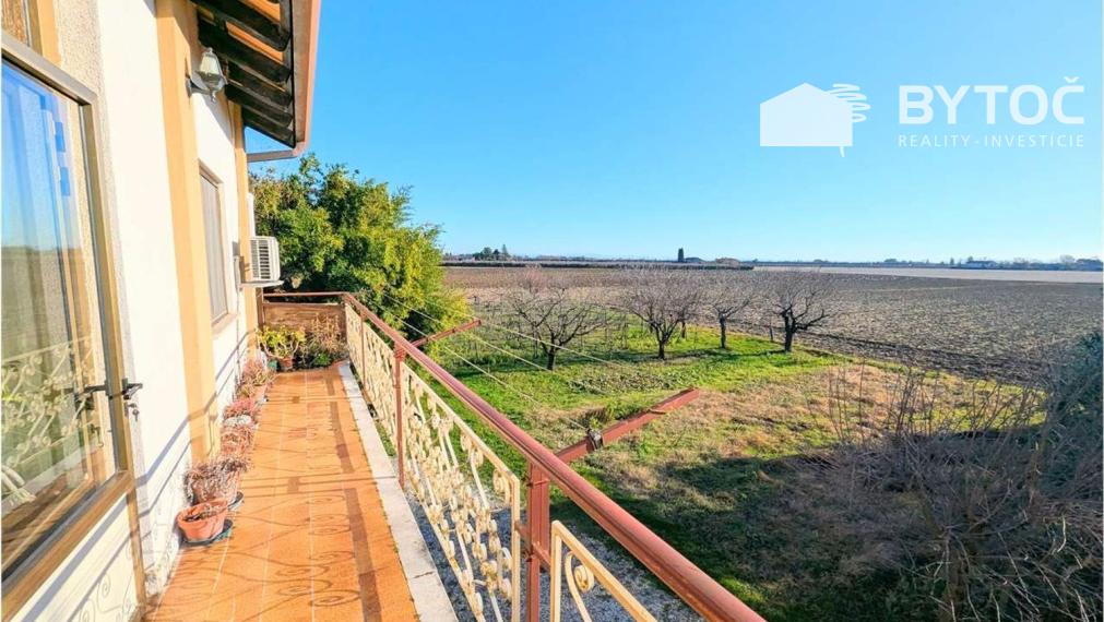 BYTOČ RK - vidiecky 4-izb. RD v Taliansku neďaleko mora s pozemkom 1.080 m2 - Fiumicello