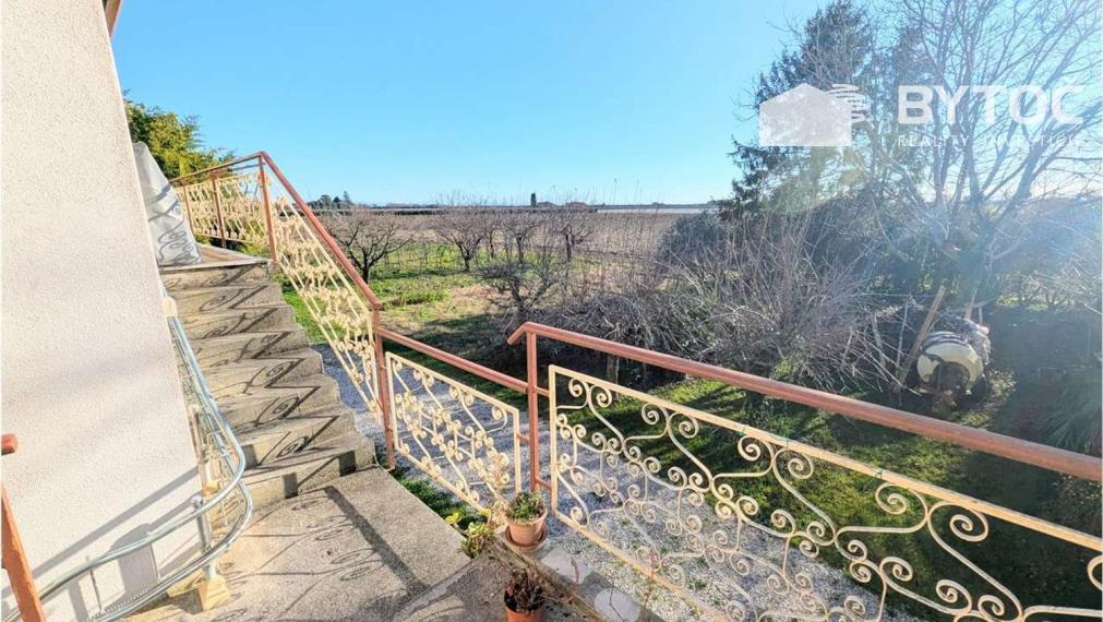 BYTOČ RK - vidiecky 4-izb. RD v Taliansku neďaleko mora s pozemkom 1.080 m2 - Fiumicello