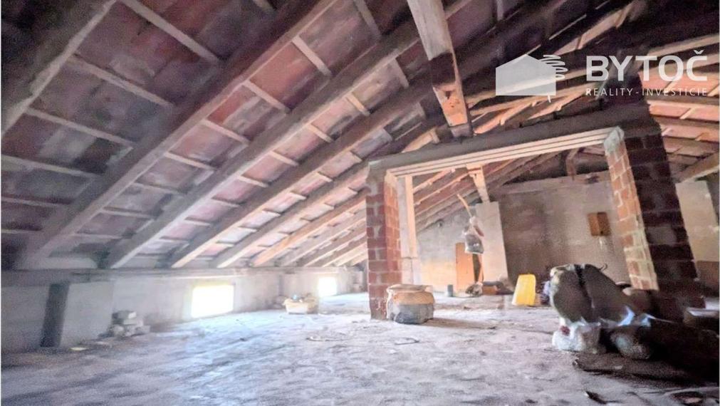 BYTOČ RK - vidiecky 4-izb. RD v Taliansku neďaleko mora s pozemkom 1.080 m2 - Fiumicello