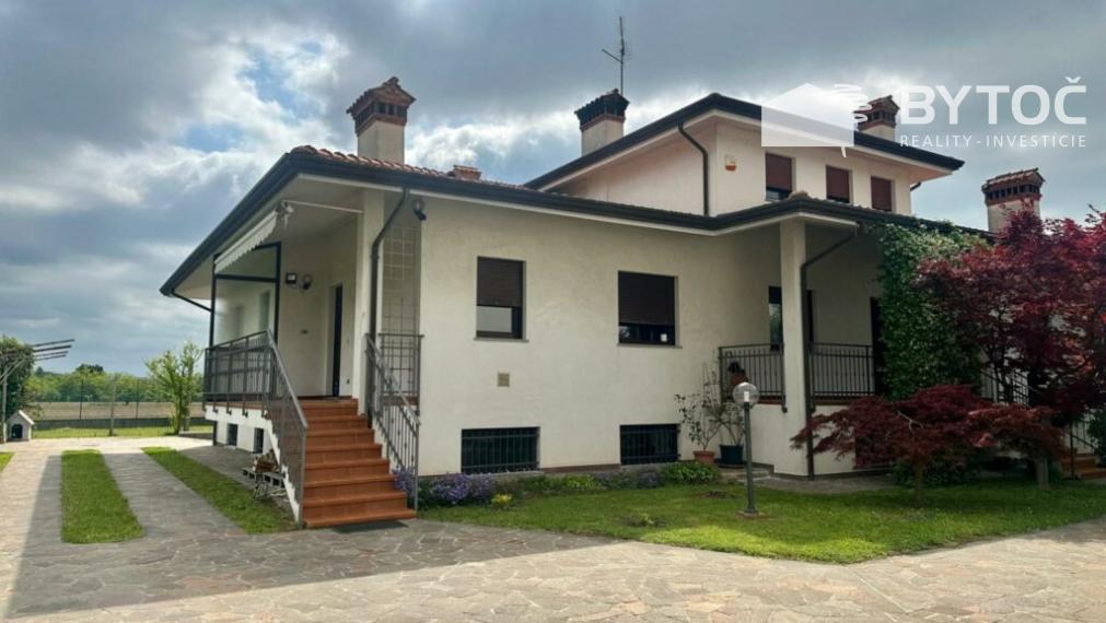 BYTOČ RK - samostatná vila s dvomi bytmi v Taliansku neďaleko pobrežia - Staranzano