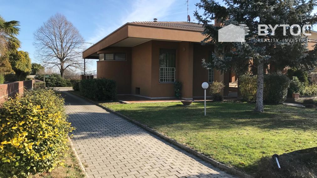 BYTOČ RK - samostatná 5-izb. vila so záhradou 4 500m2 v Taliansku neďaleko pobrežia - Fiumicello