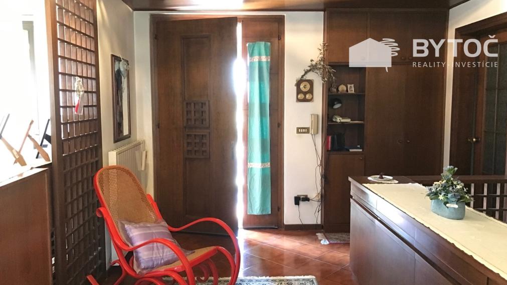 BYTOČ RK - samostatná 5-izb. vila so záhradou 4 500m2 v Taliansku neďaleko pobrežia - Fiumicello