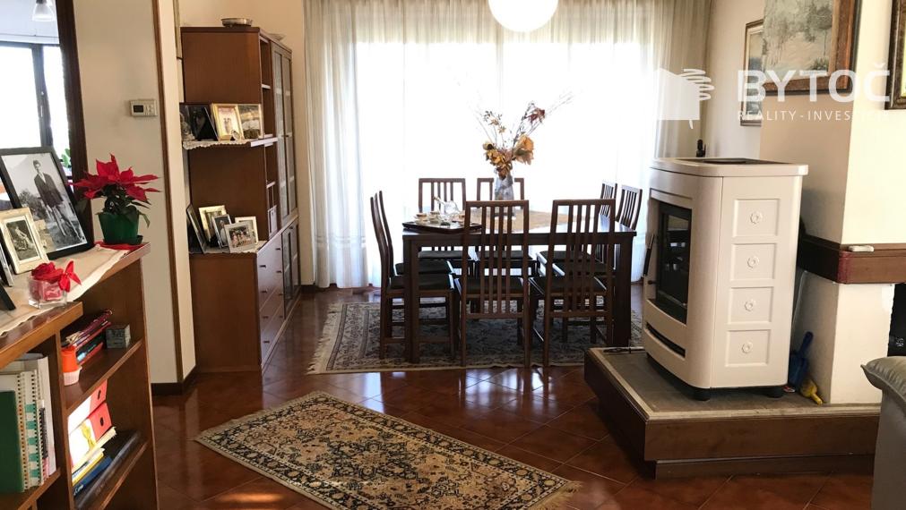 BYTOČ RK - samostatná 5-izb. vila so záhradou 4 500m2 v Taliansku neďaleko pobrežia - Fiumicello