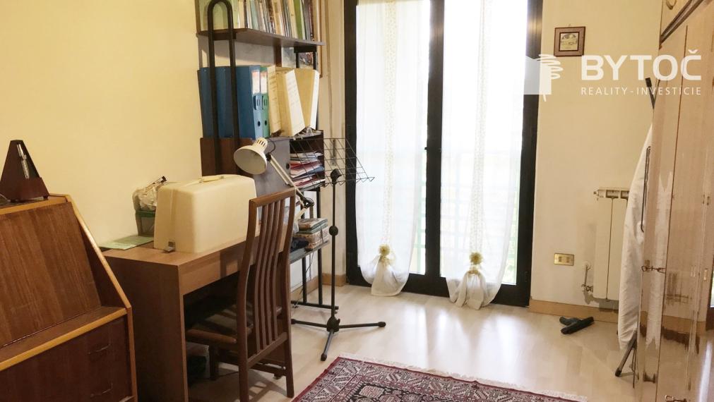 BYTOČ RK - samostatná 5-izb. vila so záhradou 4 500m2 v Taliansku neďaleko pobrežia - Fiumicello