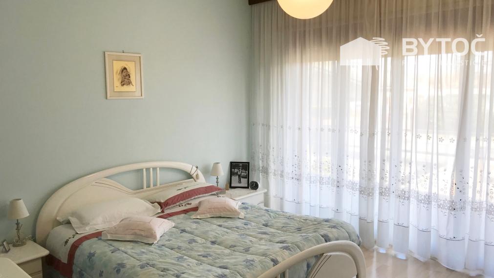 BYTOČ RK - samostatná 5-izb. vila so záhradou 4 500m2 v Taliansku neďaleko pobrežia - Fiumicello