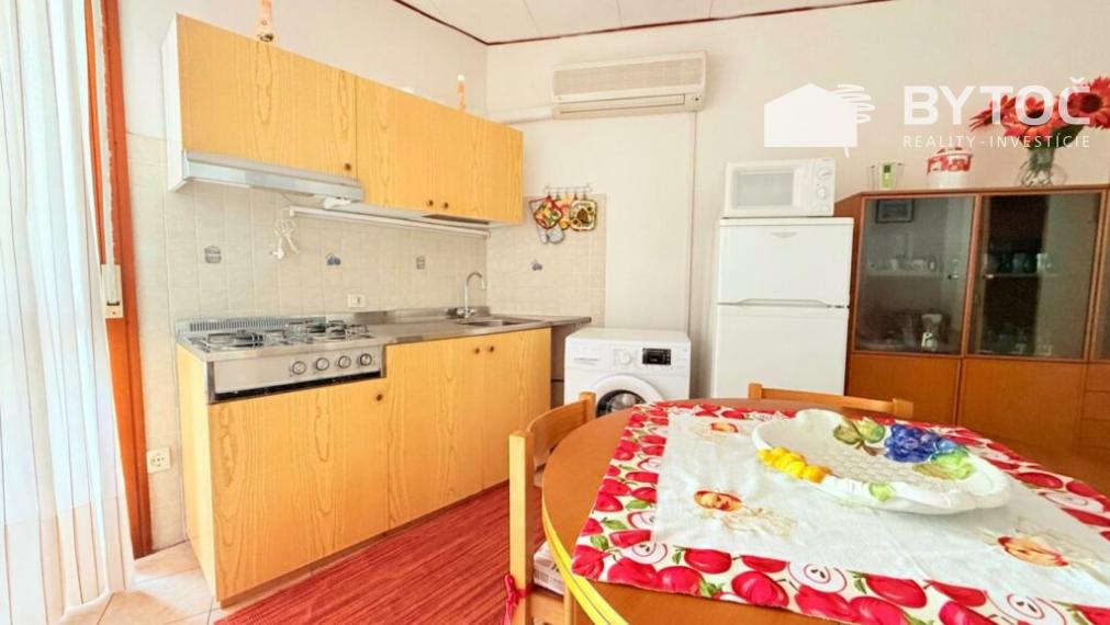 BYTOČ RK -  svetlý apartmán s veľkou terasou a parkovaním v Taliansku - Bibione