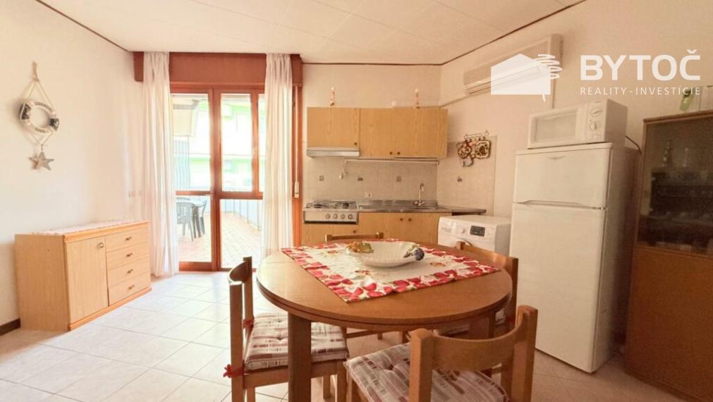 BYTOČ RK -  svetlý apartmán s veľkou terasou a parkovaním v Taliansku - Bibione