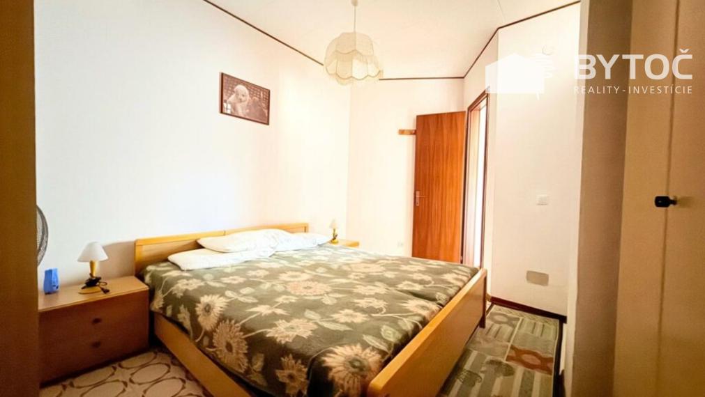 BYTOČ RK -  svetlý apartmán s veľkou terasou a parkovaním v Taliansku - Bibione