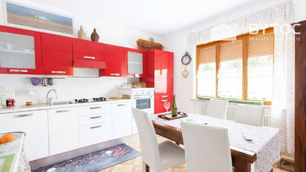 BYTOĆ RK - 4-izb. RD v Taliansku neďaleko pobrežia s pozemkom 1000m2 a garážou a garážou - Bagnaria Arsa