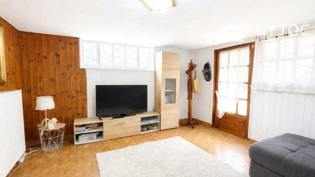 BYTOĆ RK - 4-izb. RD v Taliansku neďaleko pobrežia s pozemkom 1000m2 a garážou a garážou - Bagnaria Arsa