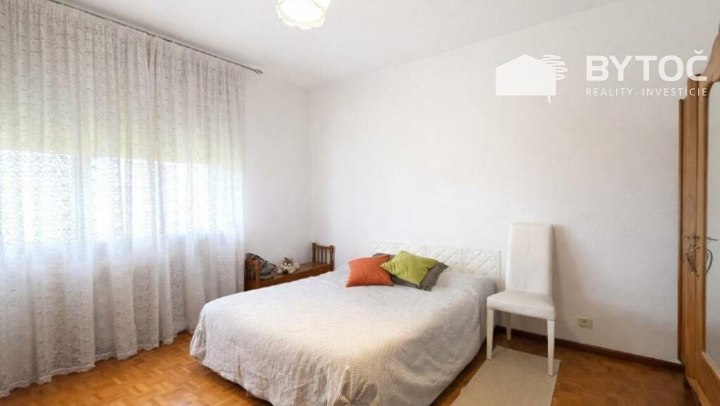 BYTOĆ RK - 4-izb. RD v Taliansku neďaleko pobrežia s pozemkom 1000m2 a garážou a garážou - Bagnaria Arsa