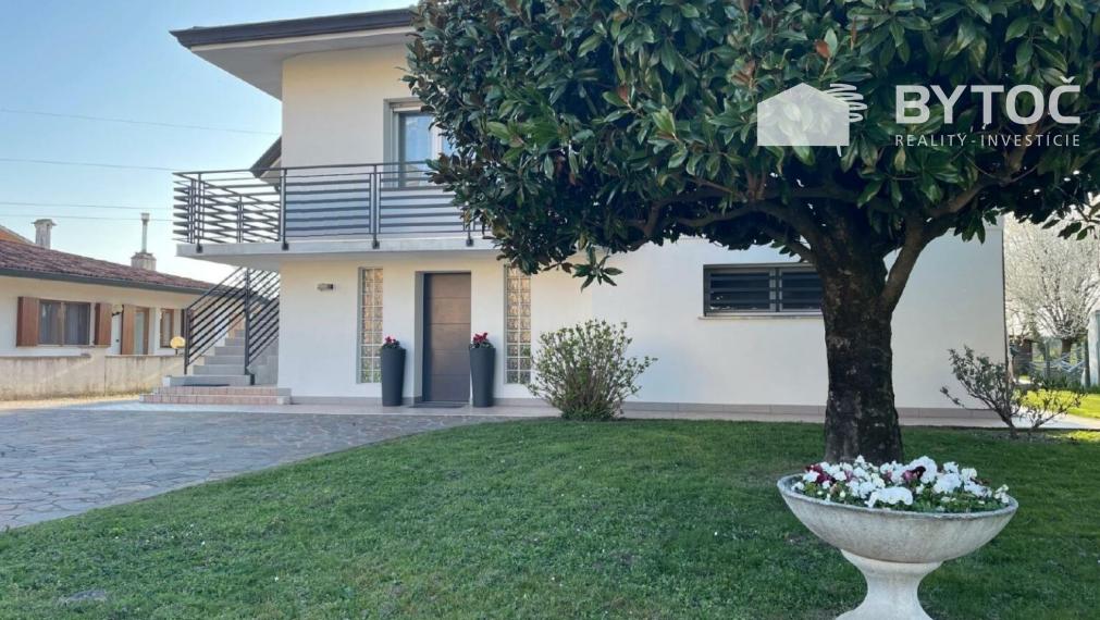 BYTOČ RK - 4-izb. RD so záhradou 1240m v Taliansku neďaleko pobrežia - San Michele al Tagliamento