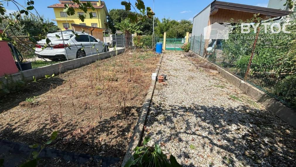 BYTOČ RK - 3-izb. radový RD s s terasou, loggiou a záhradkou v Taliansku - San Giorgio di Nogare