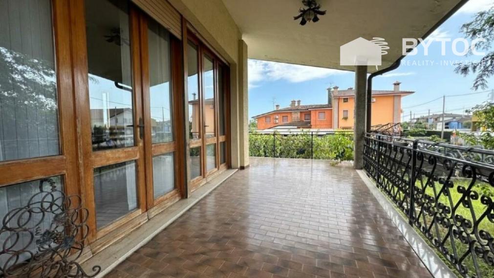 BYTOČ RK - 5-izb. RD s garážou a záhradou 3000m2 v Taliansku neďaleko pobrežia - Marano Lagunare