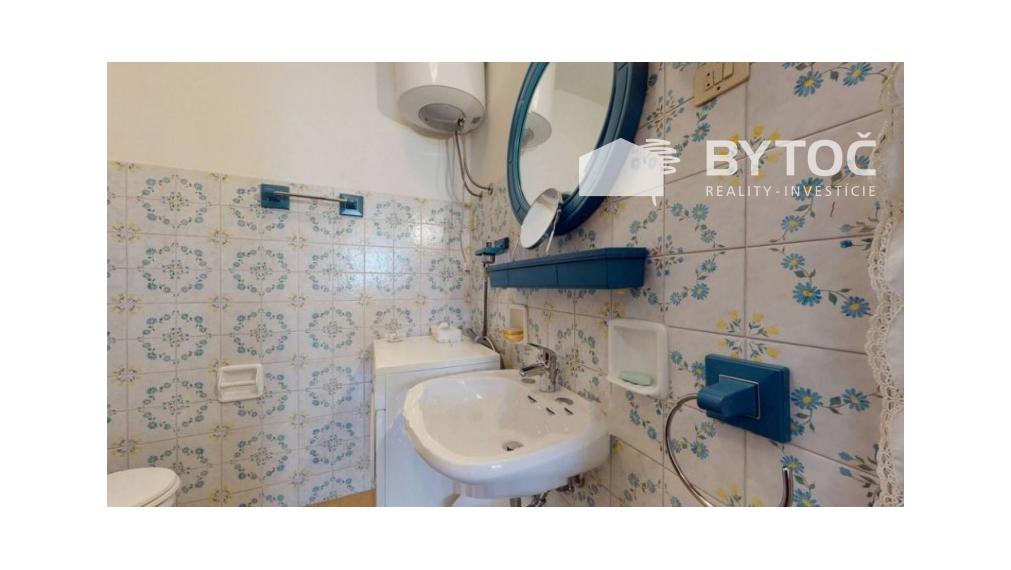 BYTOČ RK - 2-izb. byt 54m2 s veľkou terasou a parkovaním v Taliansku na ostrove Grado - Pineta
