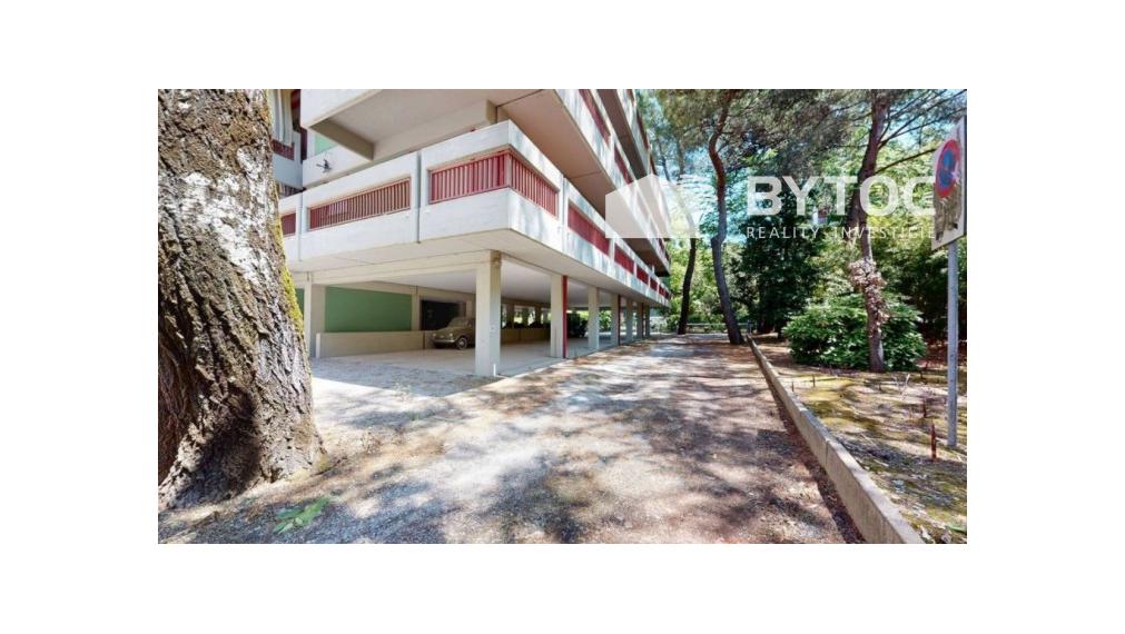 BYTOČ RK - 2-izb. byt 54m2 s veľkou terasou a parkovaním v Taliansku na ostrove Grado - Pineta