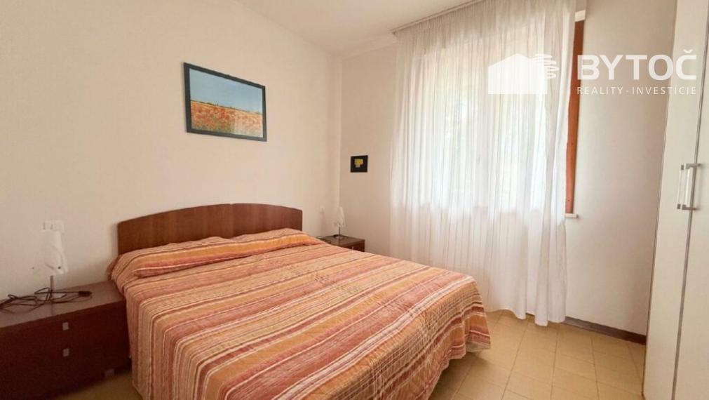 BYTOČ RK - Zrekonštruovaný 3-izb. apartmán s terasou a parkovaním v Taliansku - Bibione