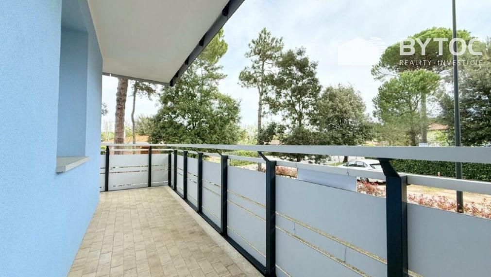 BYTOČ RK - Zrekonštruovaný 3-izb. apartmán s terasou a parkovaním v Taliansku - Bibione