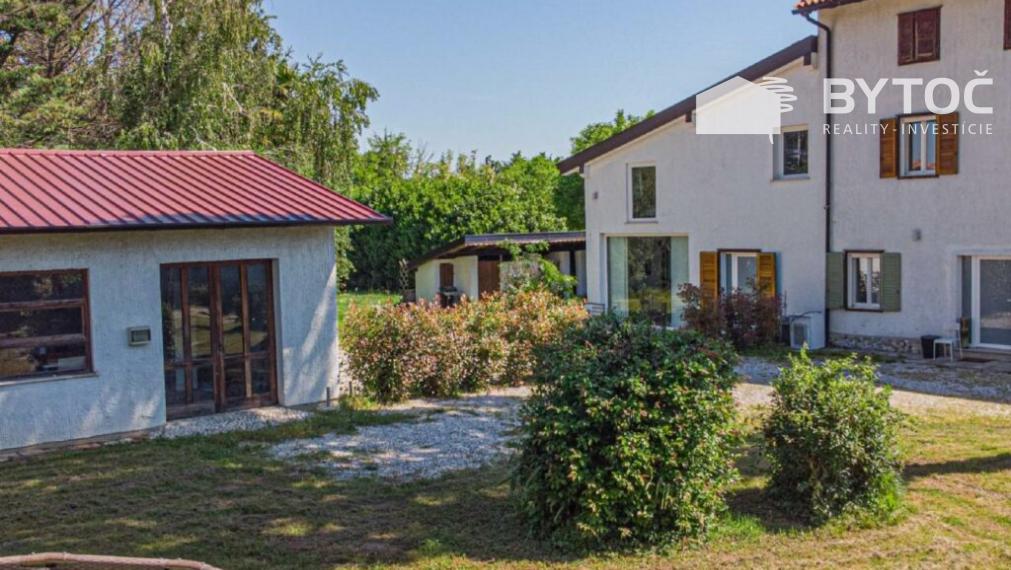PREDANÉ! Zrekonštruovaný 6-izb. rustikálny dom so záhradou 7.000m2 v Taliansku neďaleko pobrežia - Aiello del Friuli