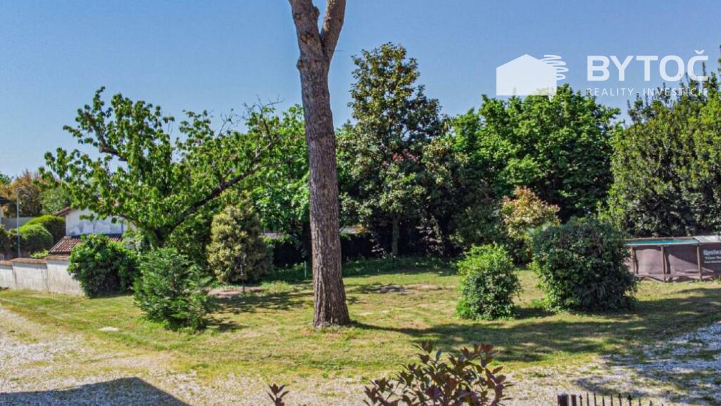 BYTOČ RK - zrekonštruovaný 6-izb. rustikálny dom so záhradou 7.000m2 v Taliansku neďaleko pobrežia - Aiello del Friuli