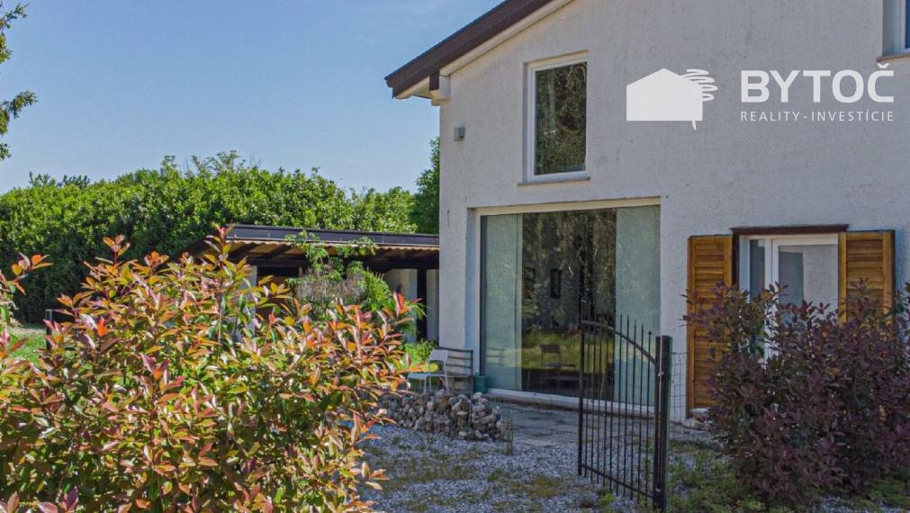 BYTOČ RK - zrekonštruovaný 6-izb. rustikálny dom so záhradou 7.000m2 v Taliansku neďaleko pobrežia - Aiello del Friuli
