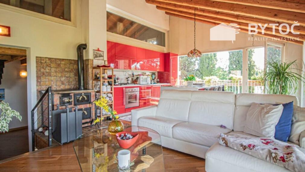 BYTOČ RK - krásna, zrekonštruovaná 5-izb. vila so záhradou v Taliansku - San Giorgio di Nogare