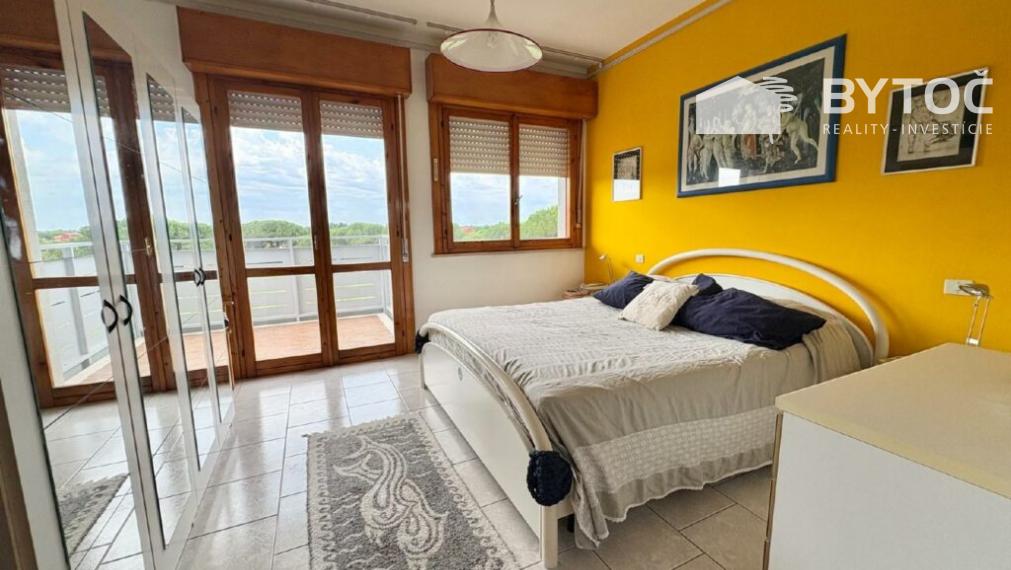 BYTOČ RK - 3-izb. apartmán pri mori s veľkými terasami v Taliansku neďaleko Lignano - Aprilia Marittima
