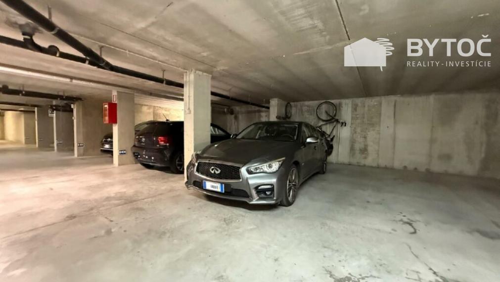 BYTOČ RK - Pekný 2-izb. apartmán s terasou a parkovaním 500m od pláže v Taliansku - Bibione