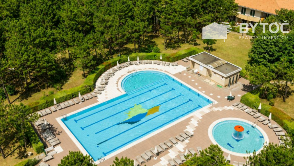 BYTOČ RK - Pekný 2-izb. apartmán s terasou a parkovaním 500m od pláže v Taliansku - Bibione