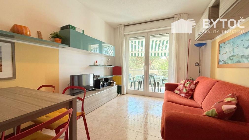 BYTOČ RK - Pekný 2-izb. apartmán s terasou a parkovaním 500m od pláže v Taliansku - Bibione
