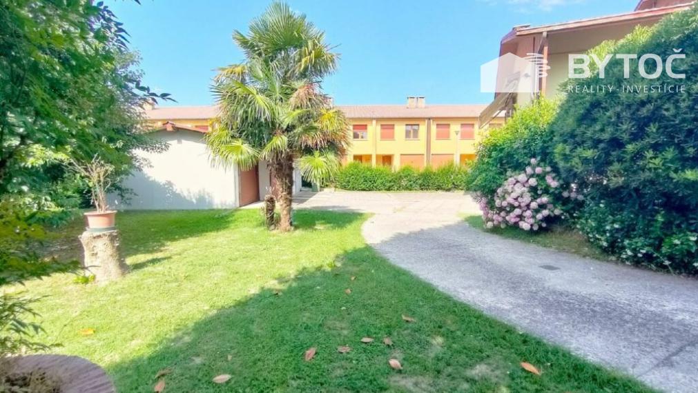 BYTOČ RK- Pekný 4-izb. RD s veľkou záhradou 3500m2 v Taliansku neďaleko pobrežia - Castello di Brussa