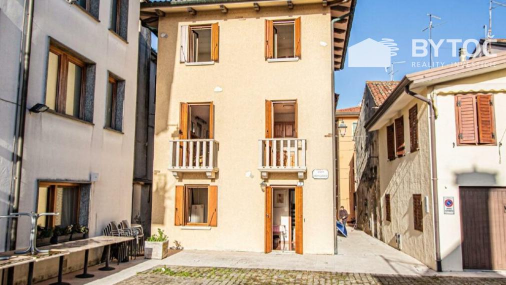 BYTOČ RK - 4-izb. mestský dom v Taliansku pri lagúne neďaleko letoviska Lignano - Marano Lagunare