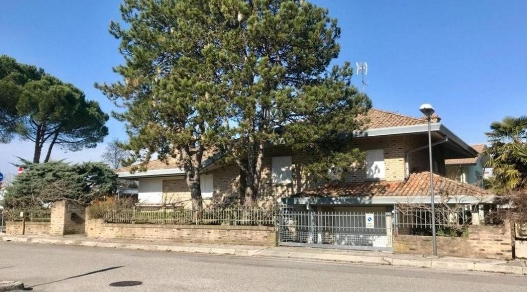 BYTOČ RK - samostatná 6,5-izb. vila s garážou a záhradou v Taliansku pri ostrove Grado - Aquileia!