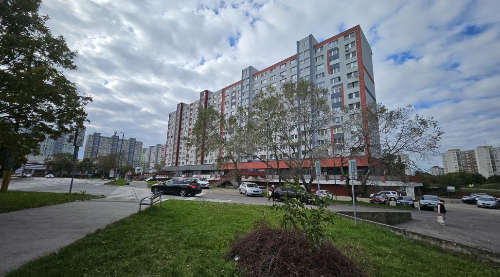 BYTOČ RK – Predaj obchodného a skladového priestoru s nakladacou  rampou – m.č. Petržalka , Bratislava.