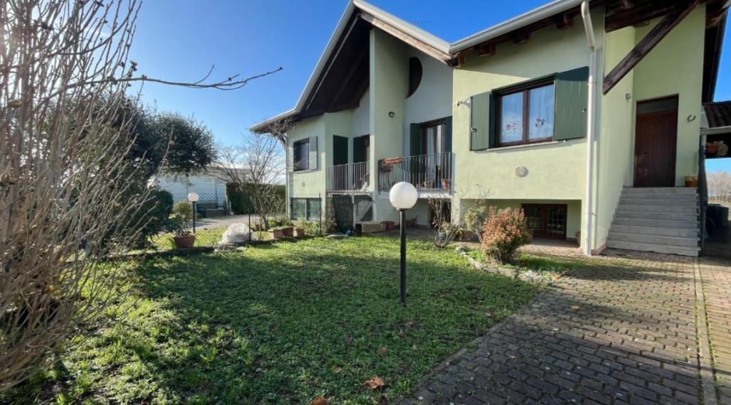 BYTOČ RK - 5-izb. RD v Taliansku neďaleko pobrežia - Aquileia