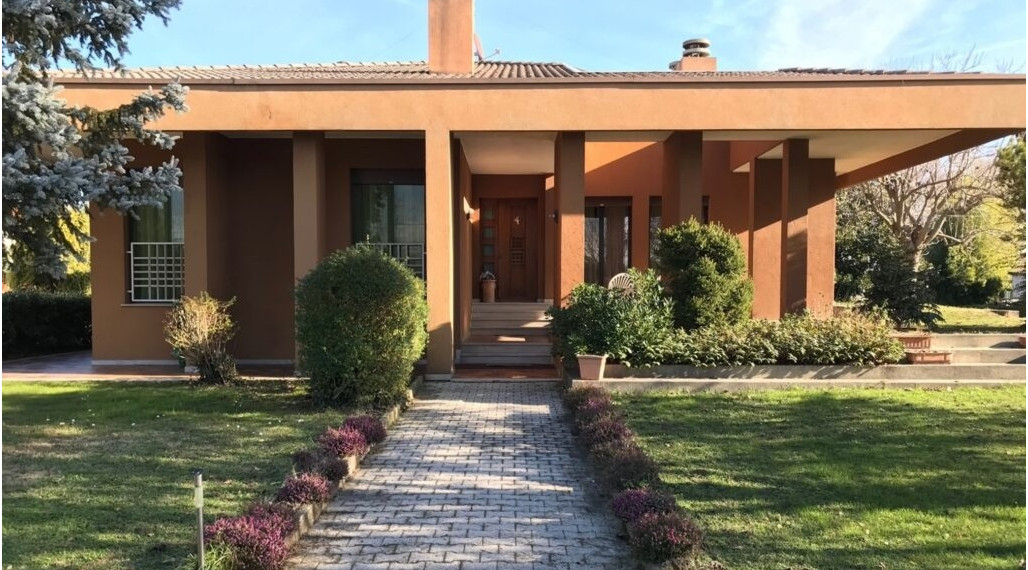 BYTOČ RK - samostatný 5-izb. RD v Taliansku neďaleko mora s krásnou záhradou 4.500 m2 - Fiumicello