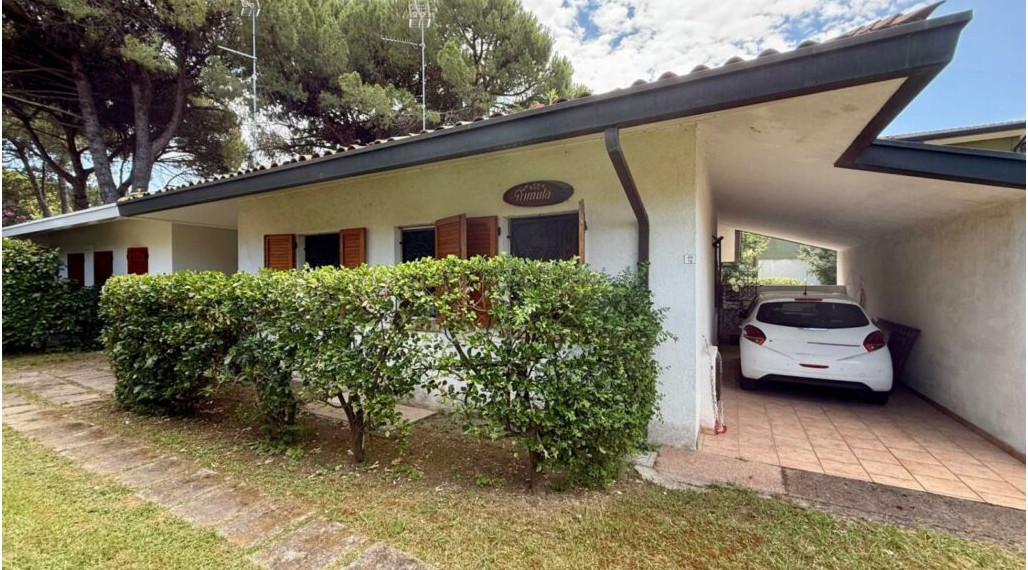 BYTOČ RK - 3-izb. radový RD/chata so záhradkou a krytým parkovaním v Taliansku - Bibione