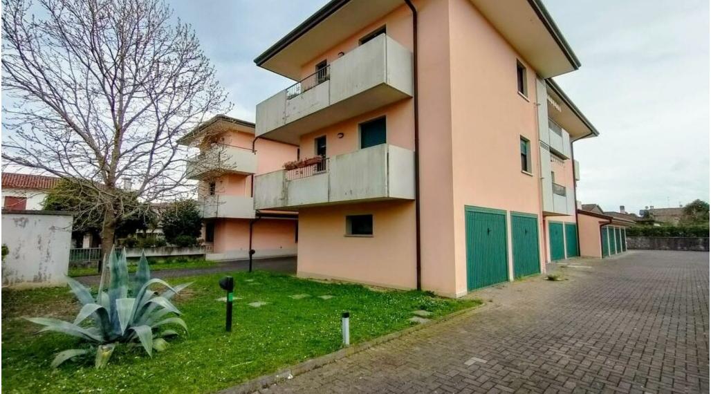 BYTOČ RK -  pekný 3-izb byt 94m2 s garážou, parkovaním a 2x terasou v Taliansku neďaleko pobrežia - Palazzolo dello Stella