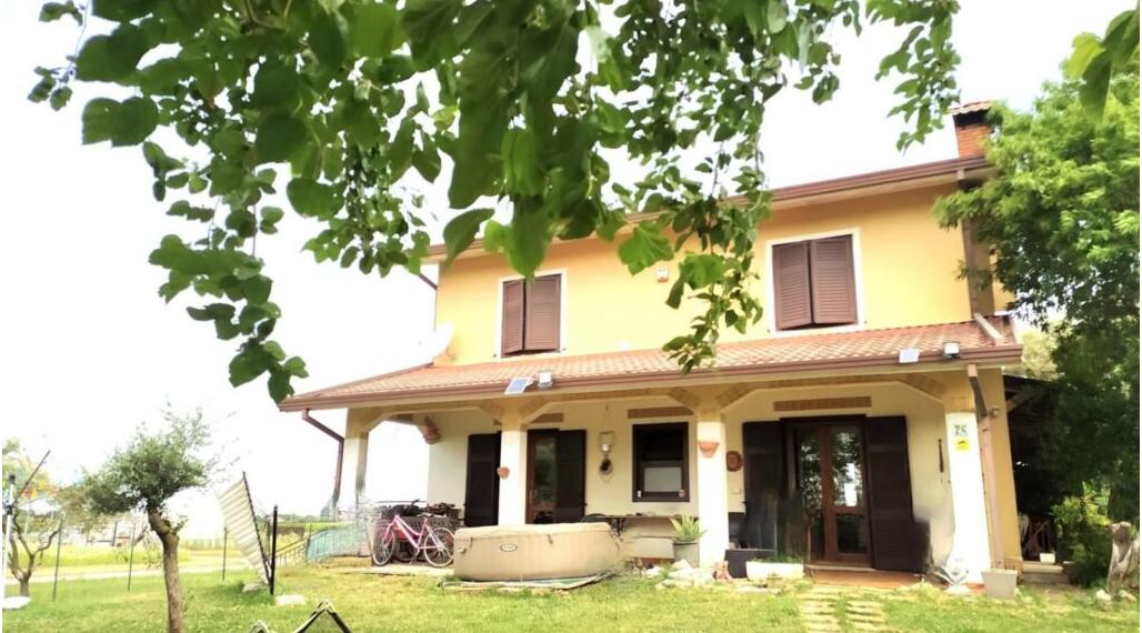 BYTOČ RK - 5-izb. RD v Taliansku neďaleko pobrežia - Gradisca d'Isonzo