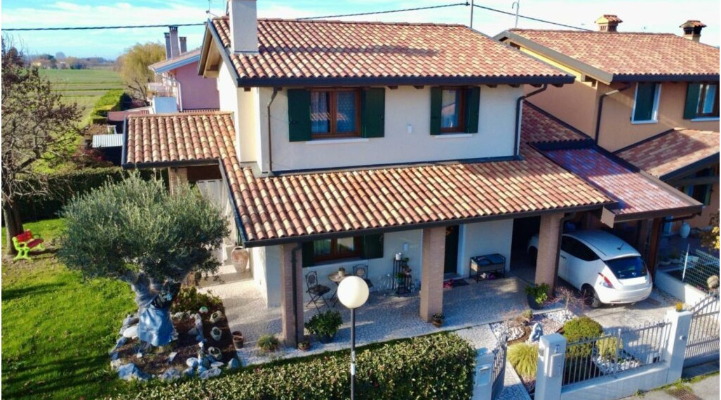 PREDANÉ! 4-izb. RD v Taliansku neďaleko pobrežia - San Michele al Tagliamento