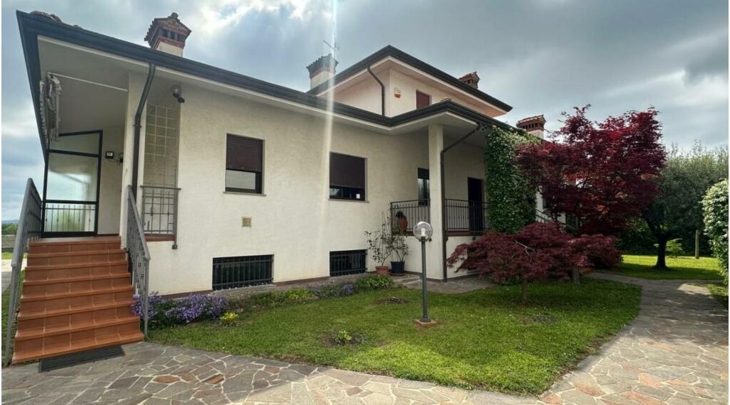 BYTOČ RK - samostatná vila s dvomi bytmi v Taliansku neďaleko pobrežia - Staranzano