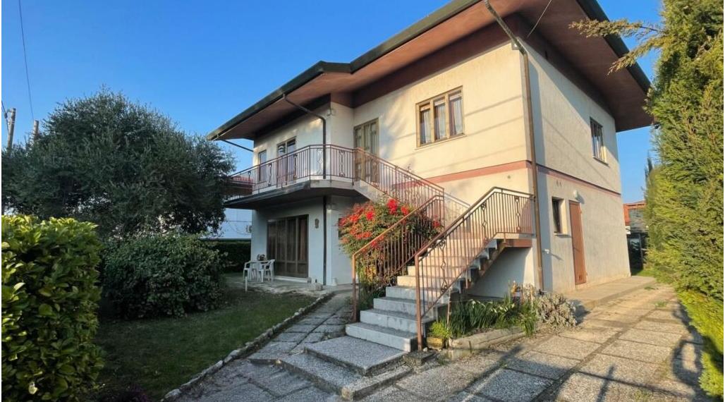 BYTOČ RK - samostatný 5-izb. RD so záhradou v Taliansku neďaleko pobrežia - Palazzolo dello Stella