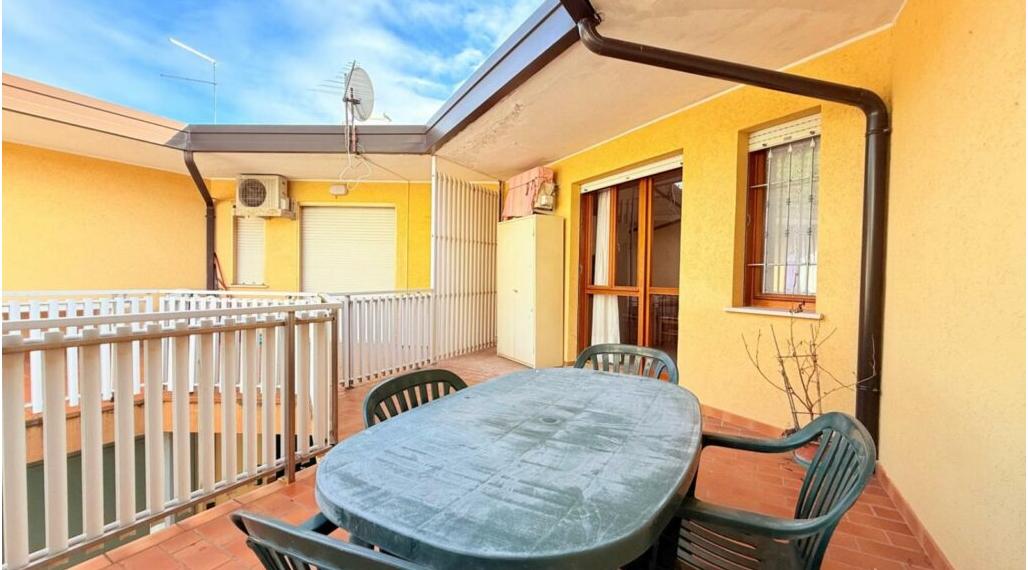 BYTOČ RK -  svetlý apartmán s veľkou terasou a parkovaním v Taliansku - Bibione