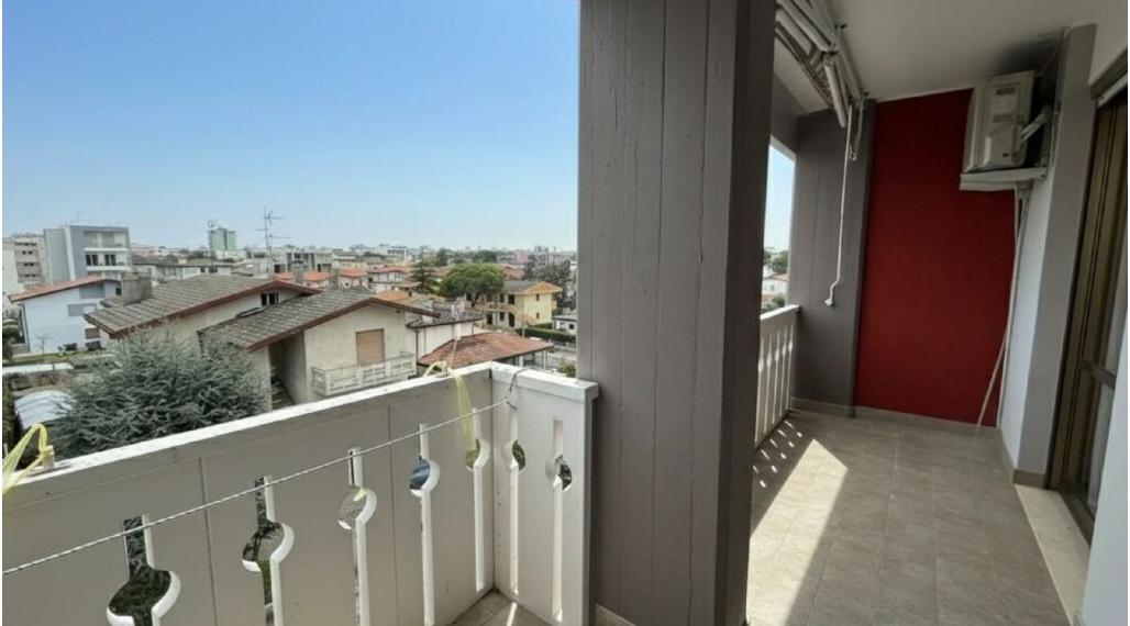 BYTOČ RK - Pekný 2-izb. apartmán s terasou a parkovaním iba 10 min. od pláže v Taliansku - Bibione
