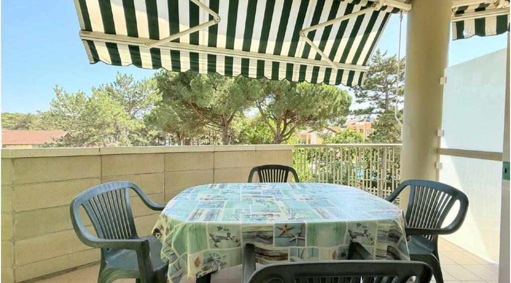 BYTOČ RK - Pekný 2-izb. apartmán s terasou a parkovaním 500m od pláže v Taliansku - Bibione