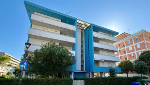 BYTOČ RK - Pekný 2-izb. apartmán s terasou a parkovaním 300m od pláže v Taliansku - Bibione - fotografia 8
