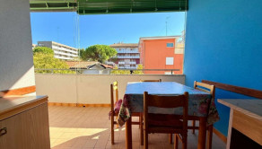 BYTOČ RK - Pekný 2-izb. apartmán s terasou a parkovaním 300m od pláže v Taliansku - Bibione - fotografia 1