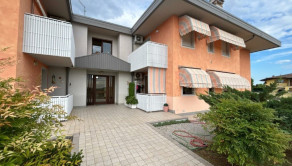 BYTOČ RK -  veľký 3-izb byt 91m2 s terasou, garážou v Taliansku neďaleko pobrežia - Torviscosa - fotografia 1
